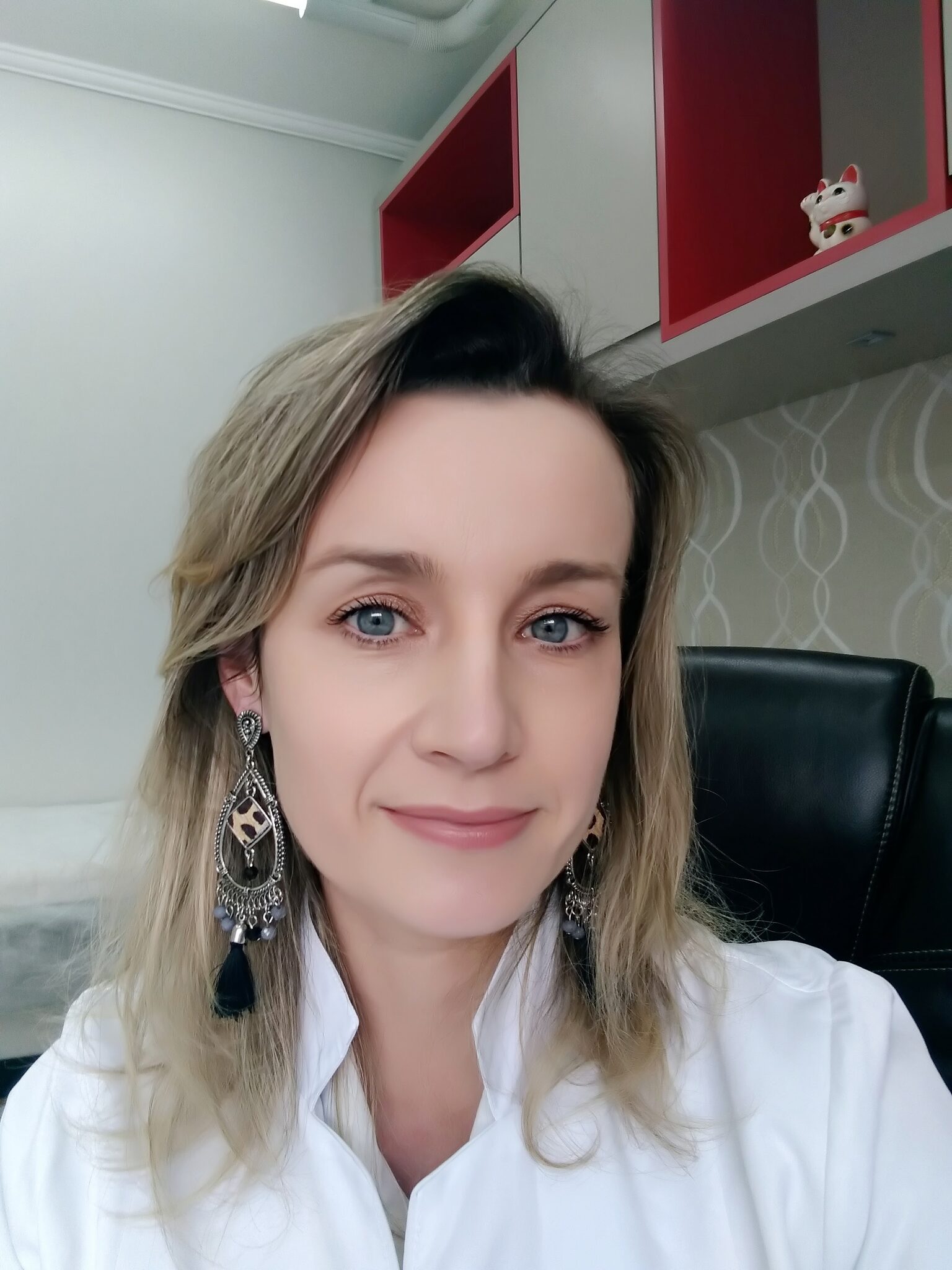 Nutricionista Angela Ceccon em seu consultório boutique de nutrição funcional em Curitiba